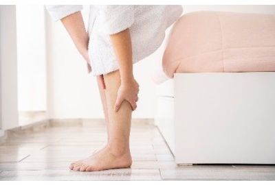 Jambes lourdes : comprendre, prévenir et soulager