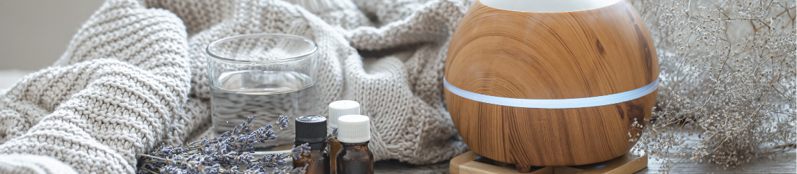 Huiles essentielles pour l’hiver : les incontournables à avoir chez soi.